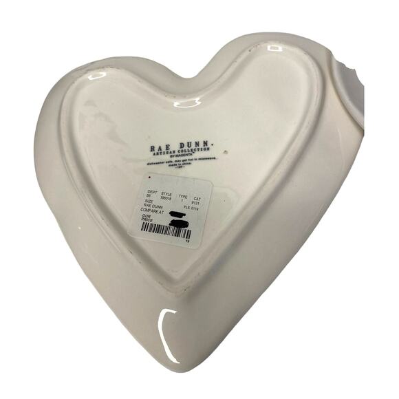 NWT RAE DUNN SET OF 2 HEARTH SHAPED TRAYS, KISSES, LOVE, FOOD TRAYS. - Picture 5 of 5